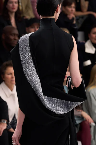 Look 80